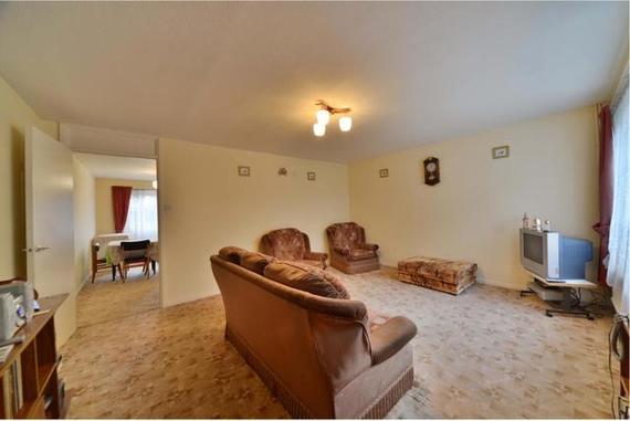 3 Bedroom End of Ter...